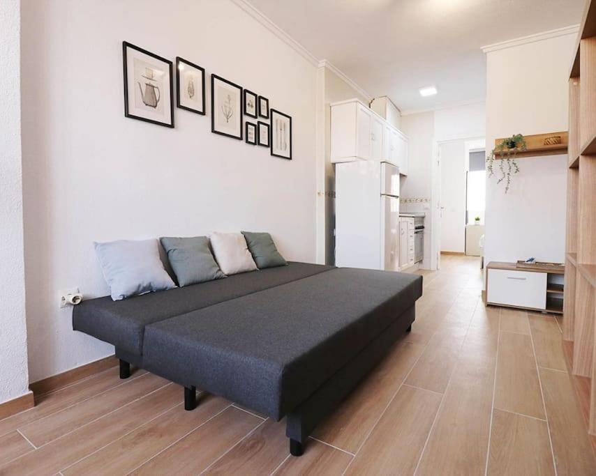 Brand New Apartment. 400 Meters Best Beach تورّيفيِخا المظهر الخارجي الصورة